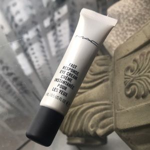 Mac eye cream